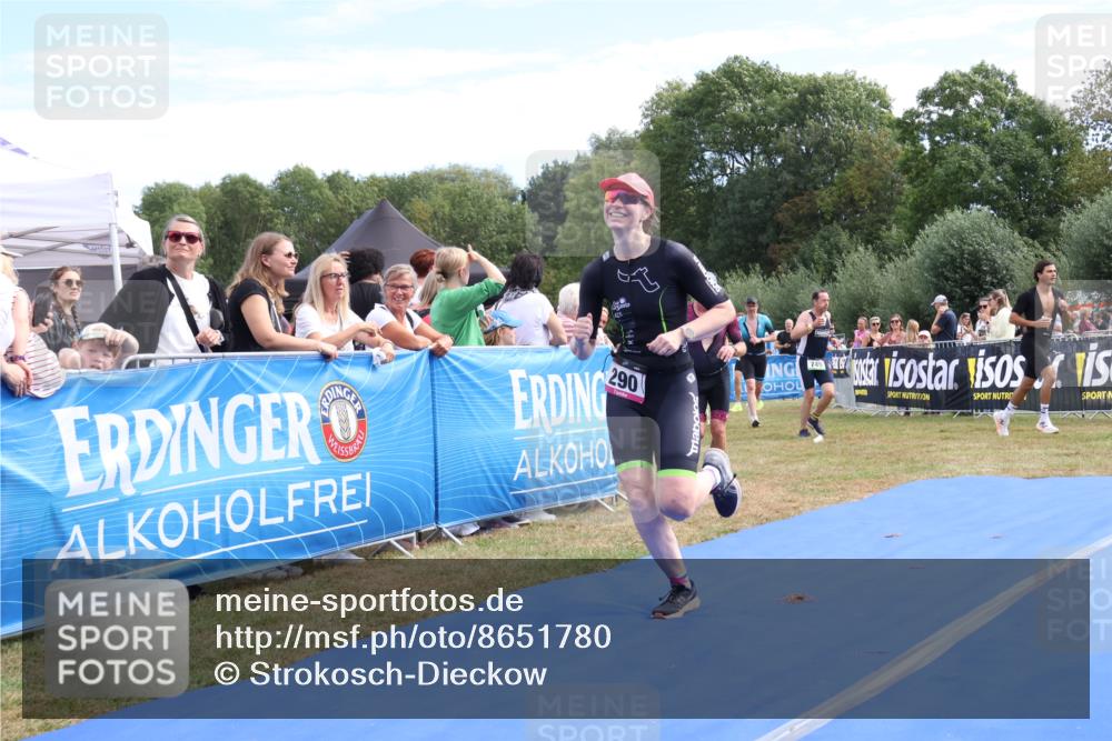 31.08.2025 - Elbe Triathlon Hamburg Strokosch-Dieckow http://msf.ph/oto/8651780 31.08.2025 10:56:31 Ziel 290, 372, 384, 470 meine-sportfotos.de