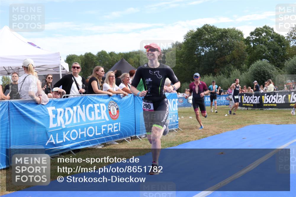 31.08.2025 - Elbe Triathlon Hamburg Strokosch-Dieckow http://msf.ph/oto/8651782 31.08.2025 10:56:31 Ziel 290, 372, 384, 470 meine-sportfotos.de