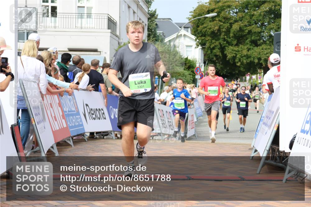31.08.2025 - 21. Blankeneser Heldenlauf Strokosch-Dieckow http://msf.ph/oto/8651788 31.08.2025 11:12:28 Ziel 3301, 3216, 3546, 3545, 3486 meine-sportfotos.de