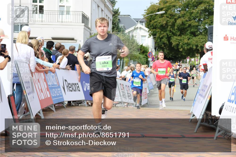 31.08.2025 - 21. Blankeneser Heldenlauf Strokosch-Dieckow http://msf.ph/oto/8651791 31.08.2025 11:12:28 Ziel 3301, 3216, 3546, 3545, 3486 meine-sportfotos.de