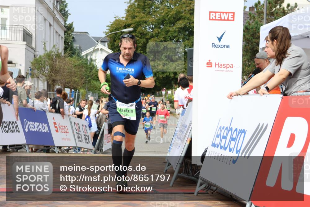 31.08.2025 - 21. Blankeneser Heldenlauf Strokosch-Dieckow http://msf.ph/oto/8651797 31.08.2025 11:12:23 Ziel 3002, 3216, 3461, 3486 meine-sportfotos.de