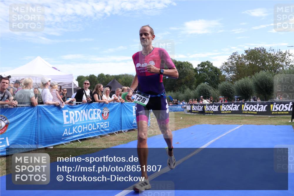 31.08.2025 - Elbe Triathlon Hamburg Strokosch-Dieckow http://msf.ph/oto/8651807 31.08.2025 10:56:43 Ziel 728 meine-sportfotos.de