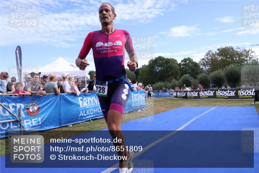 31.08.2025 - Elbe Triathlon Hamburg Strokosch-Dieckow http://msf.ph/oto/8651809 31.08.2025 10:56:44 Ziel 728 meine-sportfotos.de