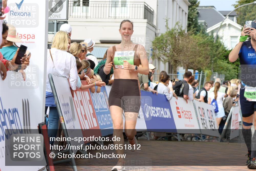 31.08.2025 - 21. Blankeneser Heldenlauf Strokosch-Dieckow http://msf.ph/oto/8651812 31.08.2025 11:12:22 Ziel 3002, 3216, 3461, 3486 meine-sportfotos.de
