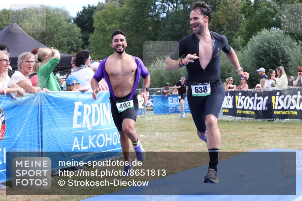 31.08.2025 - Elbe Triathlon Hamburg Strokosch-Dieckow http://msf.ph/oto/8651813 31.08.2025 10:57:19 Ziel 471, 492, 638 meine-sportfotos.de
