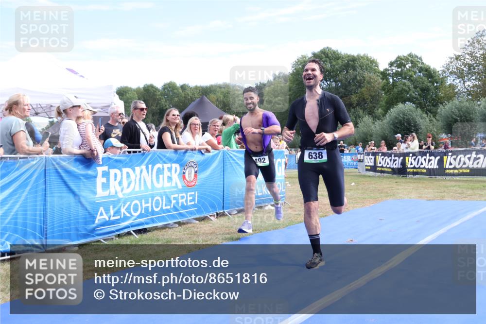 31.08.2025 - Elbe Triathlon Hamburg Strokosch-Dieckow http://msf.ph/oto/8651816 31.08.2025 10:57:20 Ziel 471, 492, 638 meine-sportfotos.de