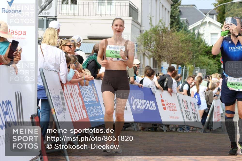 31.08.2025 - 21. Blankeneser Heldenlauf Strokosch-Dieckow http://msf.ph/oto/8651820 31.08.2025 11:12:22 Ziel 3002, 3216, 3461, 3486 meine-sportfotos.de