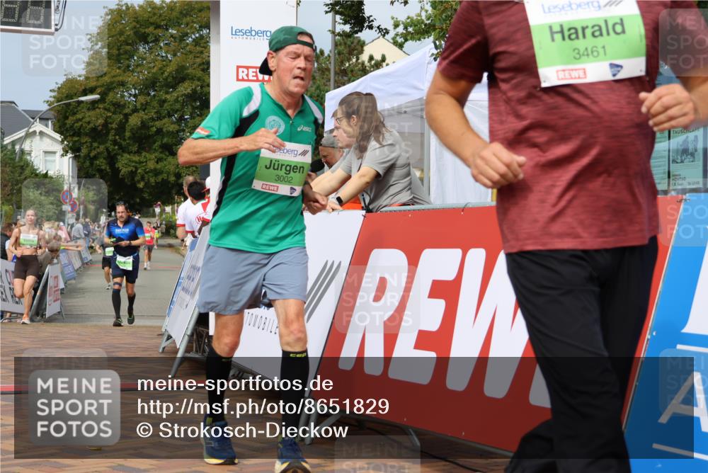 31.08.2025 - 21. Blankeneser Heldenlauf Strokosch-Dieckow http://msf.ph/oto/8651829 31.08.2025 11:12:18 Ziel 3002, 3216, 3461 meine-sportfotos.de
