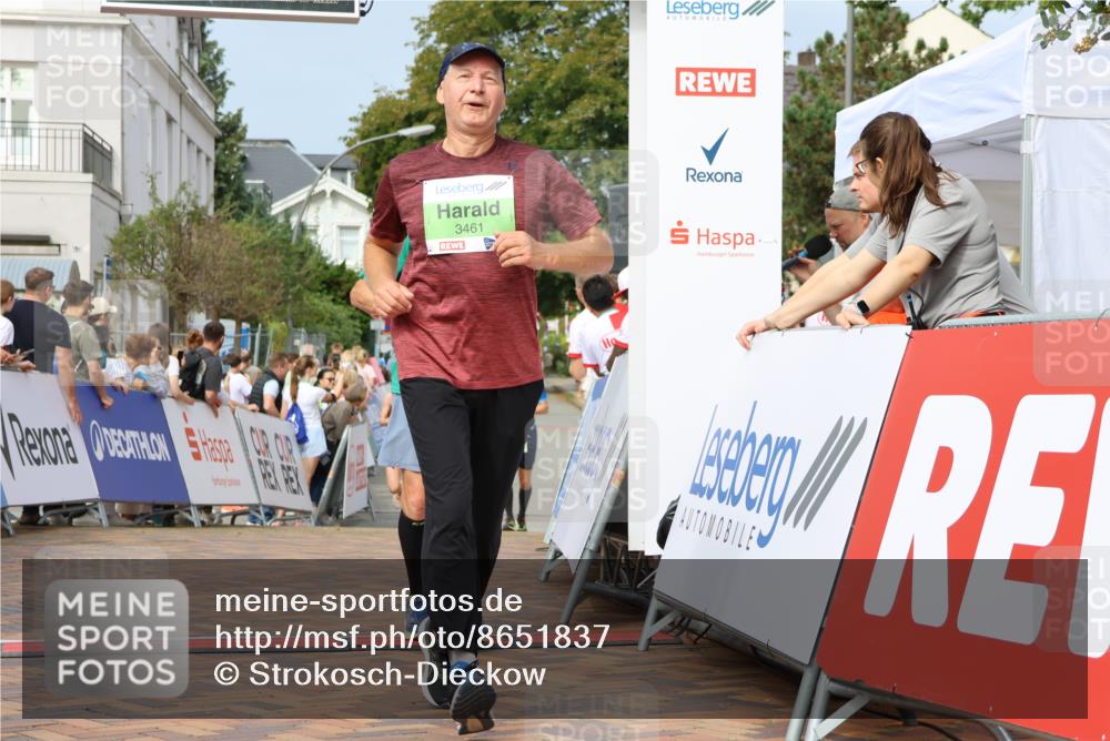 31.08.2025 - 21. Blankeneser Heldenlauf Strokosch-Dieckow http://msf.ph/oto/8651837 31.08.2025 11:12:17 Ziel 3002, 3461 meine-sportfotos.de