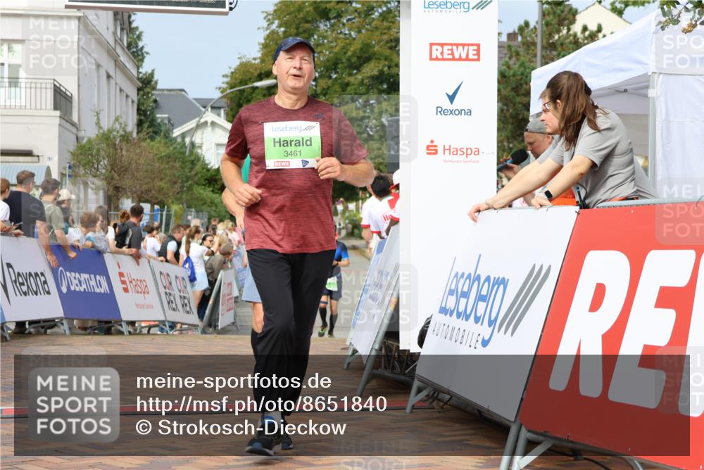 31.08.2025 - 21. Blankeneser Heldenlauf Strokosch-Dieckow http://msf.ph/oto/8651840 31.08.2025 11:12:17 Ziel 3002, 3461 meine-sportfotos.de