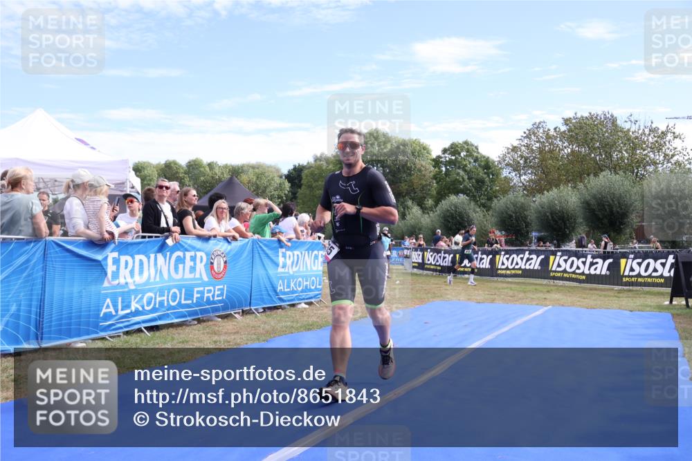 31.08.2025 - Elbe Triathlon Hamburg Strokosch-Dieckow http://msf.ph/oto/8651843 31.08.2025 10:57:58 Ziel 365 meine-sportfotos.de