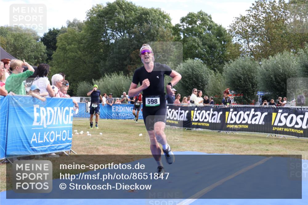 31.08.2025 - Elbe Triathlon Hamburg Strokosch-Dieckow http://msf.ph/oto/8651847 31.08.2025 10:58:23 Ziel 449, 598 meine-sportfotos.de
