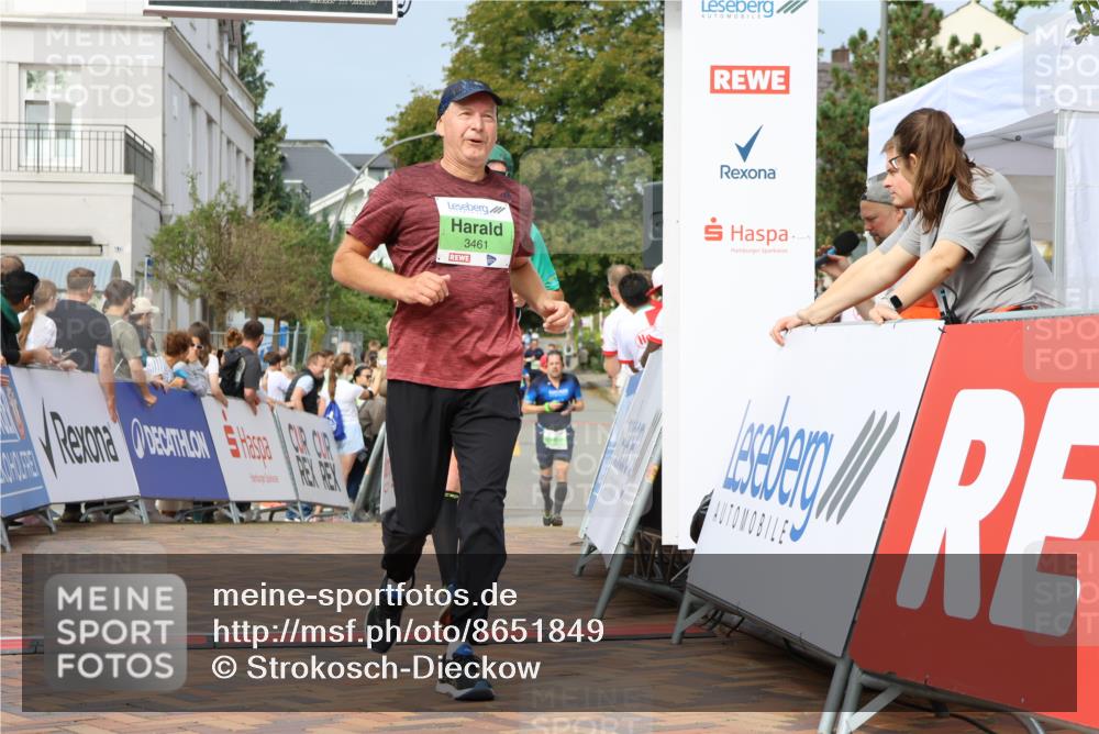 31.08.2025 - 21. Blankeneser Heldenlauf Strokosch-Dieckow http://msf.ph/oto/8651849 31.08.2025 11:12:16 Ziel 3002, 3461 meine-sportfotos.de
