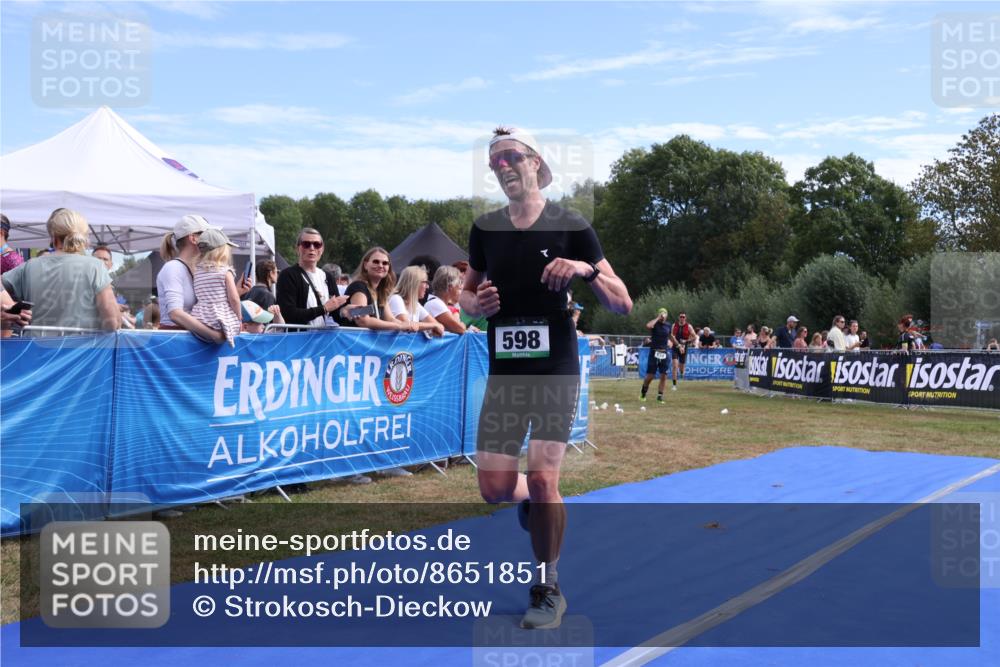 31.08.2025 - Elbe Triathlon Hamburg Strokosch-Dieckow http://msf.ph/oto/8651851 31.08.2025 10:58:24 Ziel 449, 598 meine-sportfotos.de