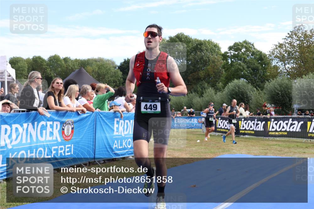 31.08.2025 - Elbe Triathlon Hamburg Strokosch-Dieckow http://msf.ph/oto/8651858 31.08.2025 10:58:31 Ziel 449 meine-sportfotos.de