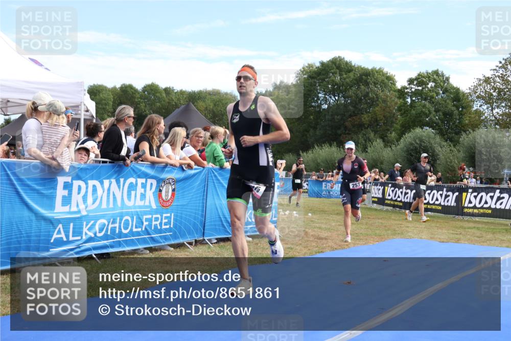 31.08.2025 - Elbe Triathlon Hamburg Strokosch-Dieckow http://msf.ph/oto/8651861 31.08.2025 10:58:50 Ziel 253, 315 meine-sportfotos.de