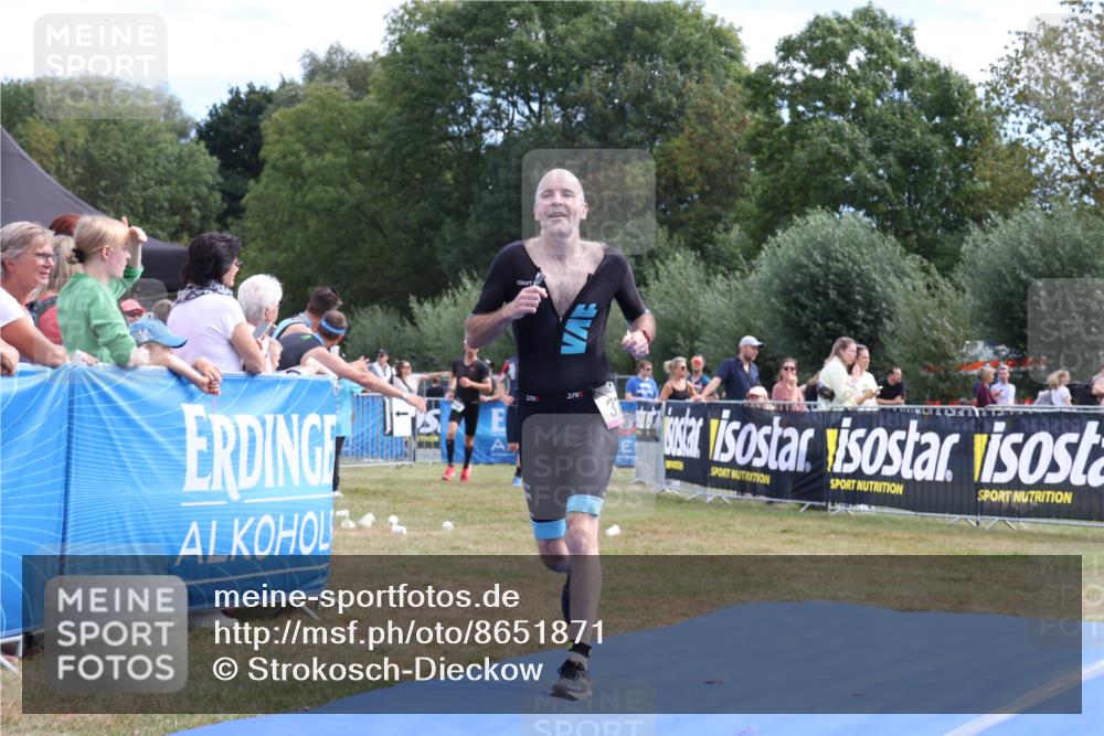 31.08.2025 - Elbe Triathlon Hamburg Strokosch-Dieckow http://msf.ph/oto/8651871 31.08.2025 10:59:05 Ziel 310, 379, 656 meine-sportfotos.de