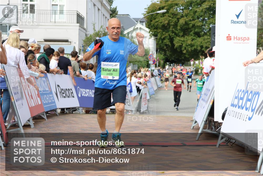 31.08.2025 - 21. Blankeneser Heldenlauf Strokosch-Dieckow http://msf.ph/oto/8651874 31.08.2025 11:12:08 Ziel 3405, 3006, 3408 meine-sportfotos.de