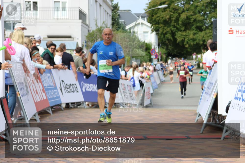 31.08.2025 - 21. Blankeneser Heldenlauf Strokosch-Dieckow http://msf.ph/oto/8651879 31.08.2025 11:12:07 Ziel 3405, 3006, 3408 meine-sportfotos.de