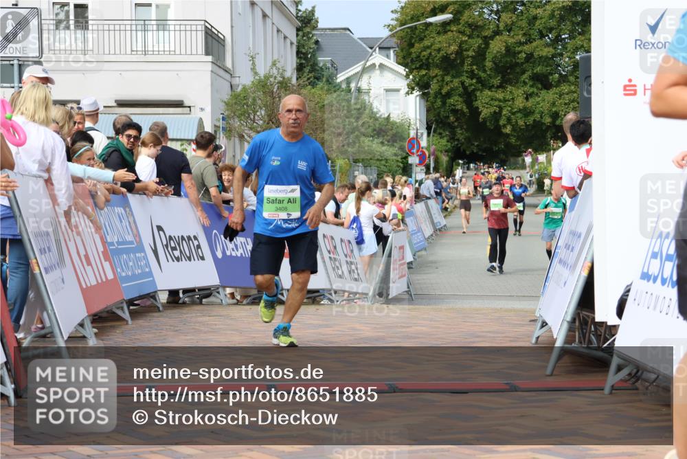 31.08.2025 - 21. Blankeneser Heldenlauf Strokosch-Dieckow http://msf.ph/oto/8651885 31.08.2025 11:12:07 Ziel 3405, 3006, 3408 meine-sportfotos.de
