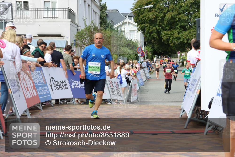31.08.2025 - 21. Blankeneser Heldenlauf Strokosch-Dieckow http://msf.ph/oto/8651889 31.08.2025 11:12:07 Ziel 3405, 3006, 3408 meine-sportfotos.de