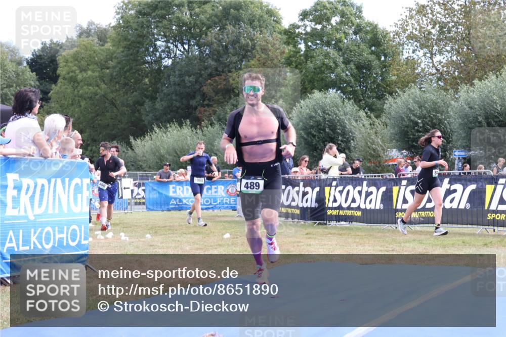 31.08.2025 - Elbe Triathlon Hamburg Strokosch-Dieckow http://msf.ph/oto/8651890 31.08.2025 10:59:16 Ziel 489, 656 meine-sportfotos.de