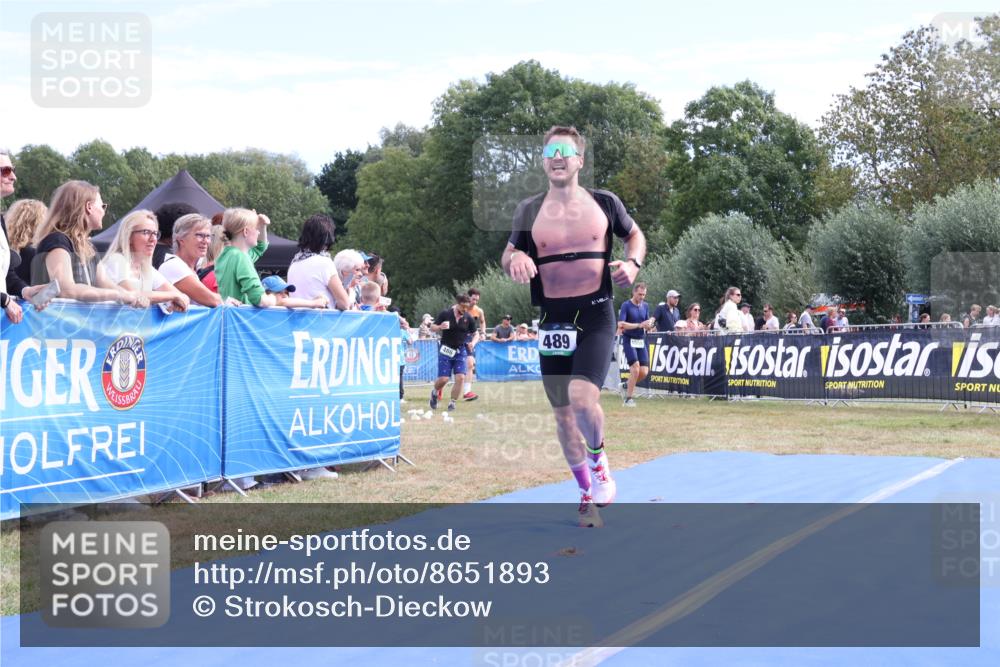 31.08.2025 - Elbe Triathlon Hamburg Strokosch-Dieckow http://msf.ph/oto/8651893 31.08.2025 10:59:16 Ziel 489, 656 meine-sportfotos.de