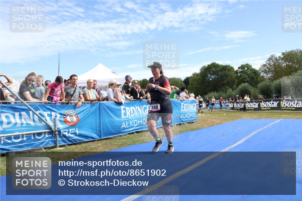 31.08.2025 - Elbe Triathlon Hamburg Strokosch-Dieckow http://msf.ph/oto/8651902 31.08.2025 10:59:35 Ziel 248 meine-sportfotos.de
