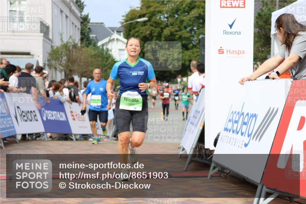 31.08.2025 - 21. Blankeneser Heldenlauf Strokosch-Dieckow http://msf.ph/oto/8651903 31.08.2025 11:12:05 Ziel 3405, 3102, 3006, 3408 meine-sportfotos.de