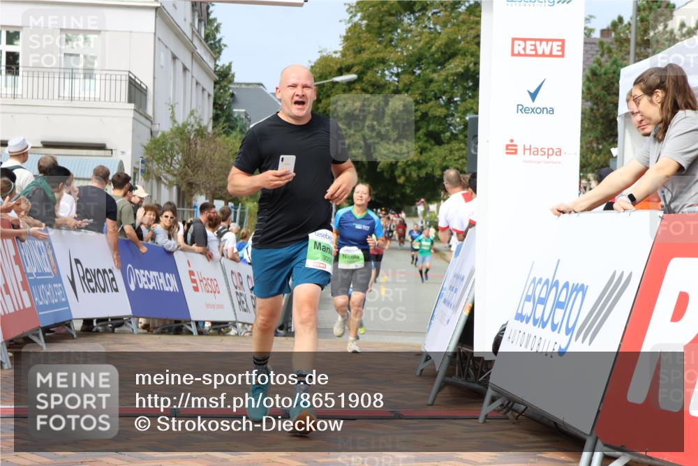 31.08.2025 - 21. Blankeneser Heldenlauf Strokosch-Dieckow http://msf.ph/oto/8651908 31.08.2025 11:12:03 Ziel 3405, 3102, 3250, 3288, 3006, 3408 meine-sportfotos.de