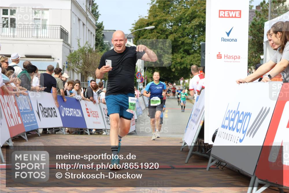 31.08.2025 - 21. Blankeneser Heldenlauf Strokosch-Dieckow http://msf.ph/oto/8651920 31.08.2025 11:12:02 Ziel 3405, 3102, 3250, 3288, 3006 meine-sportfotos.de
