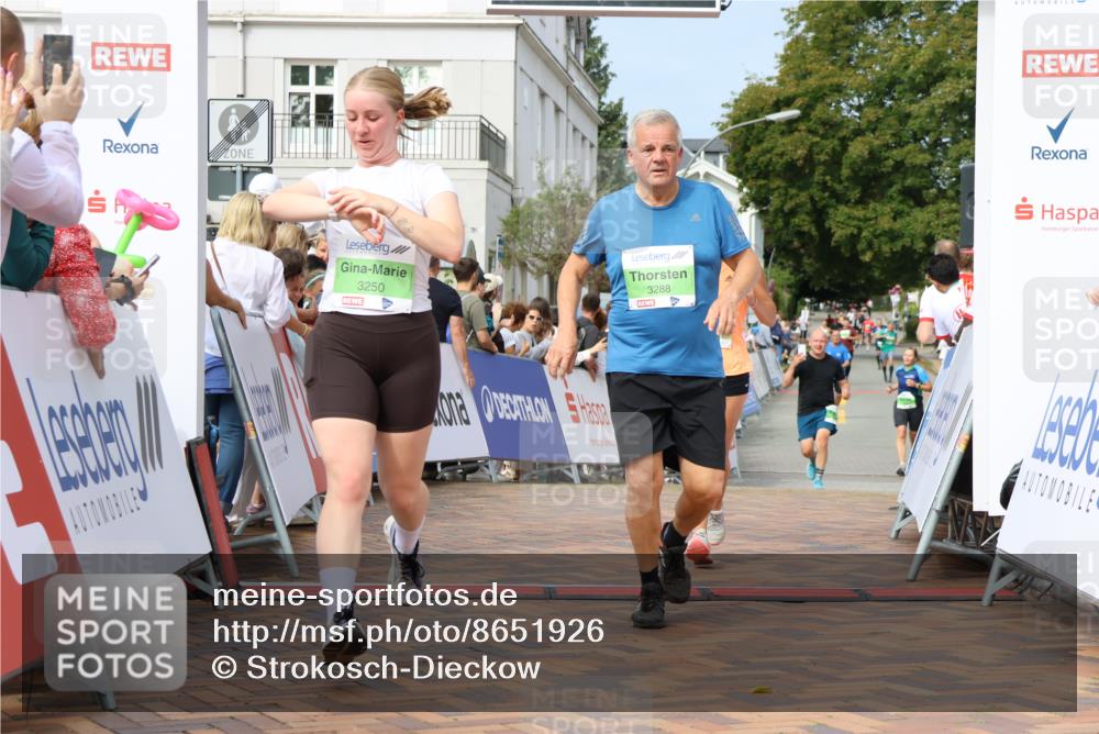 31.08.2025 - 21. Blankeneser Heldenlauf Strokosch-Dieckow http://msf.ph/oto/8651926 31.08.2025 11:11:57 Ziel 3166, 3102, 3250, 3288 meine-sportfotos.de