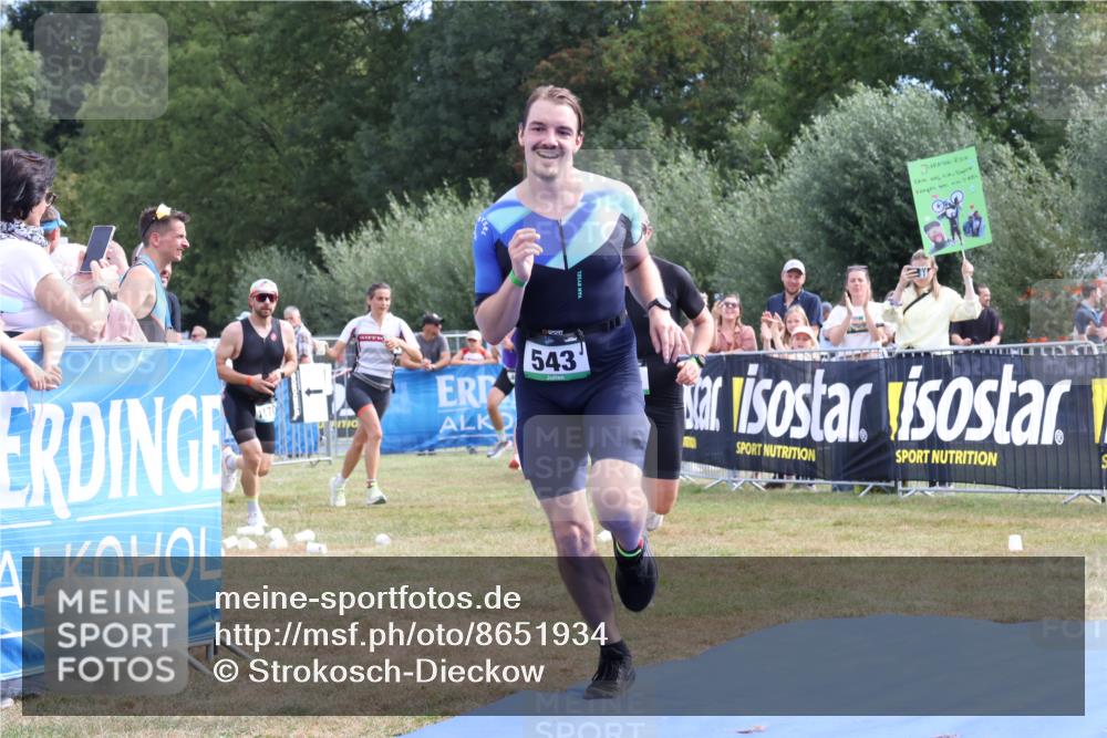 31.08.2025 - Elbe Triathlon Hamburg Strokosch-Dieckow http://msf.ph/oto/8651934 31.08.2025 11:00:31 Ziel 496, 543 meine-sportfotos.de