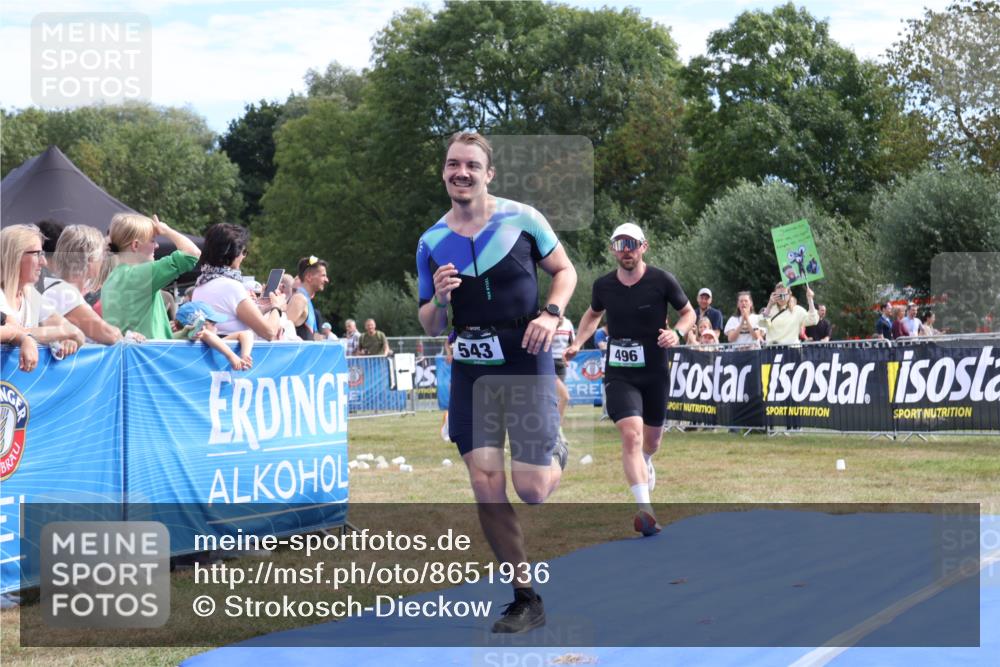 31.08.2025 - Elbe Triathlon Hamburg Strokosch-Dieckow http://msf.ph/oto/8651936 31.08.2025 11:00:32 Ziel 490, 496, 543 meine-sportfotos.de