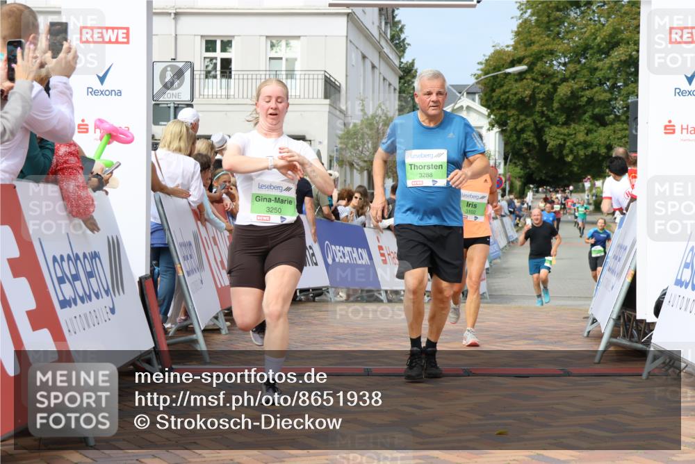 31.08.2025 - 21. Blankeneser Heldenlauf Strokosch-Dieckow http://msf.ph/oto/8651938 31.08.2025 11:11:57 Ziel 3166, 3102, 3250, 3288 meine-sportfotos.de