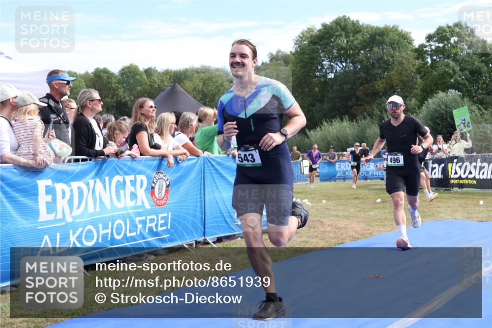 31.08.2025 - Elbe Triathlon Hamburg Strokosch-Dieckow http://msf.ph/oto/8651939 31.08.2025 11:00:32 Ziel 490, 496, 543 meine-sportfotos.de