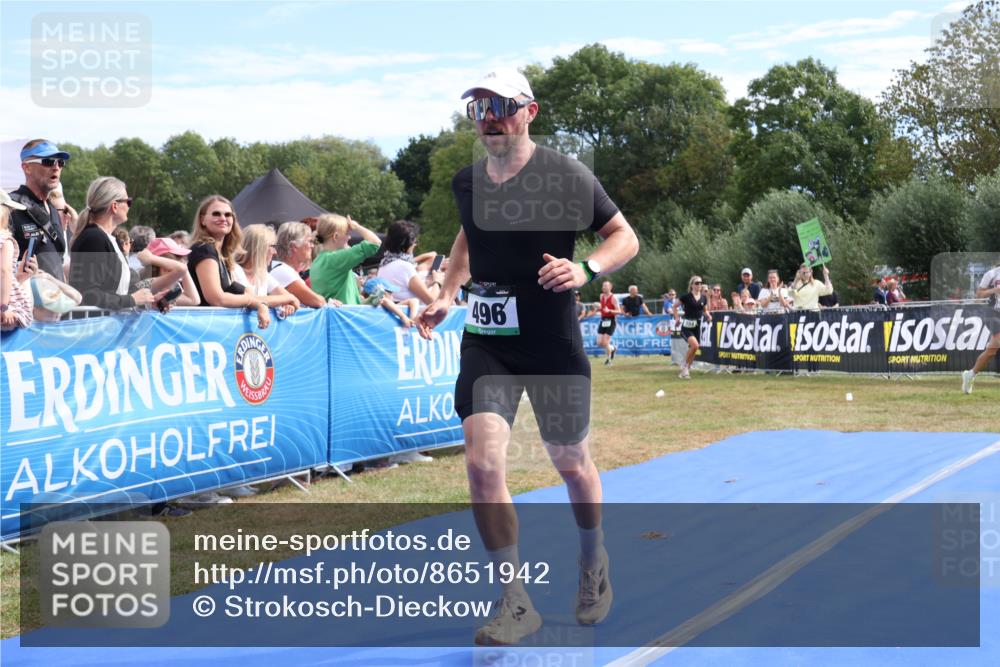 31.08.2025 - Elbe Triathlon Hamburg Strokosch-Dieckow http://msf.ph/oto/8651942 31.08.2025 11:00:34 Ziel 490, 496, 543 meine-sportfotos.de