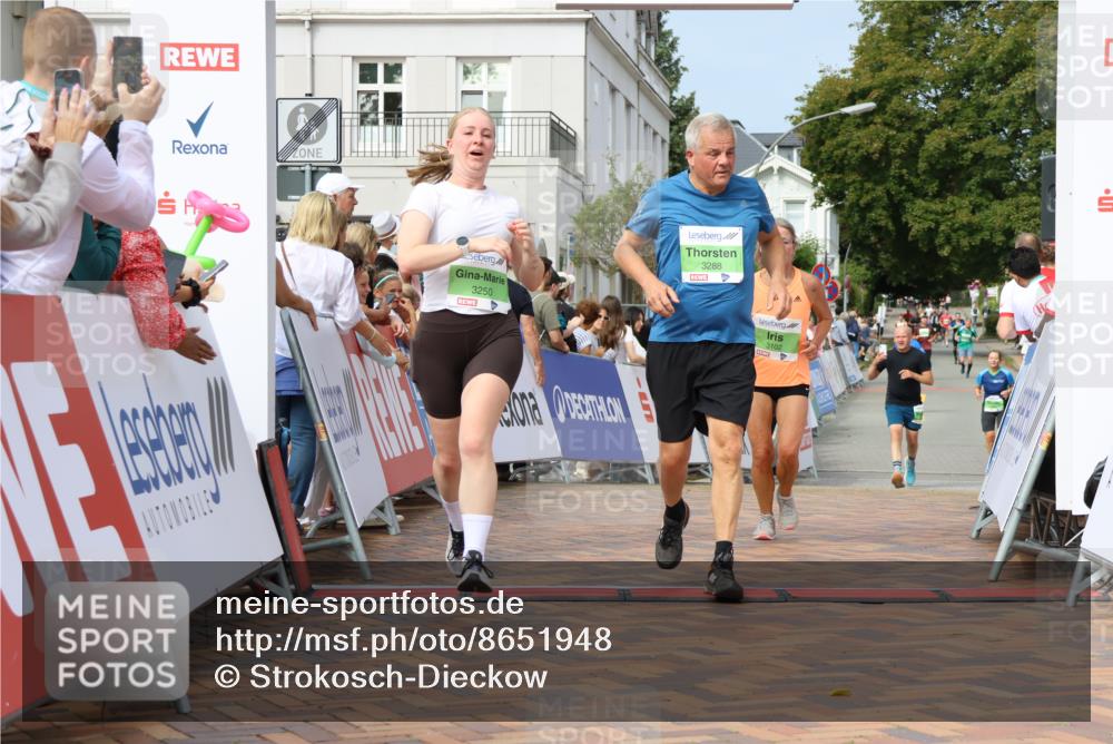 31.08.2025 - 21. Blankeneser Heldenlauf Strokosch-Dieckow http://msf.ph/oto/8651948 31.08.2025 11:11:57 Ziel 3166, 3102, 3250, 3288 meine-sportfotos.de