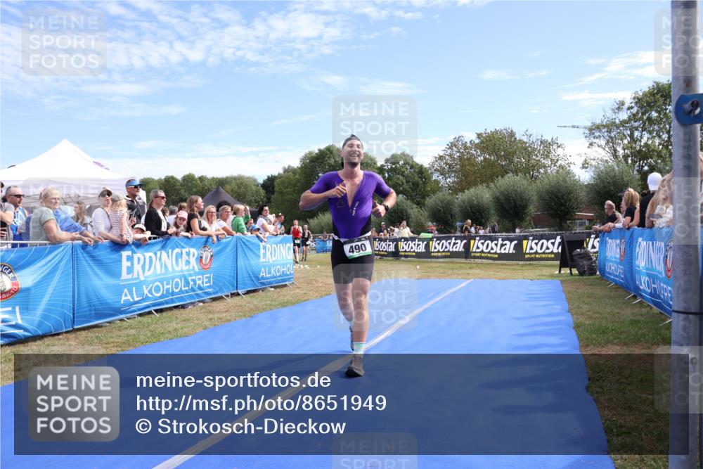 31.08.2025 - Elbe Triathlon Hamburg Strokosch-Dieckow http://msf.ph/oto/8651949 31.08.2025 11:00:41 Ziel 490 meine-sportfotos.de
