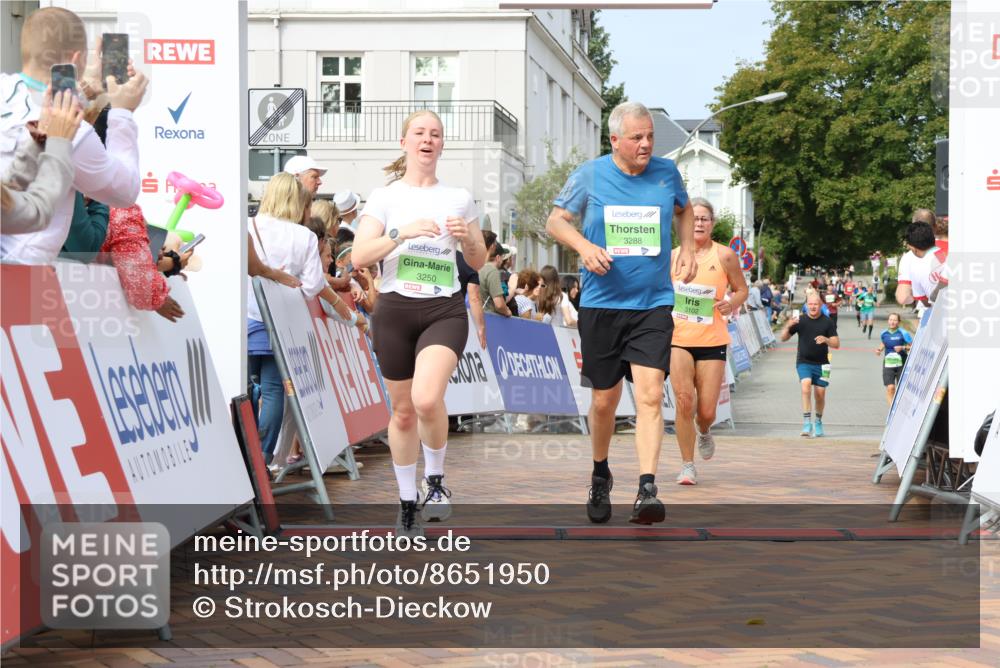 31.08.2025 - 21. Blankeneser Heldenlauf Strokosch-Dieckow http://msf.ph/oto/8651950 31.08.2025 11:11:57 Ziel 3166, 3102, 3250, 3288 meine-sportfotos.de
