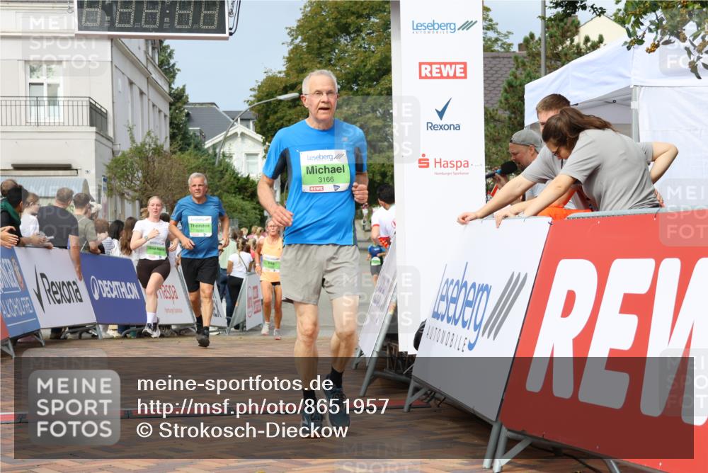 31.08.2025 - 21. Blankeneser Heldenlauf Strokosch-Dieckow http://msf.ph/oto/8651957 31.08.2025 11:11:54 Ziel 3374, 3166, 3102, 3250, 3288 meine-sportfotos.de