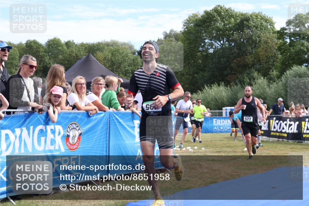 31.08.2025 - Elbe Triathlon Hamburg Strokosch-Dieckow http://msf.ph/oto/8651958 31.08.2025 11:01:17 Ziel 294, 568, 595 meine-sportfotos.de