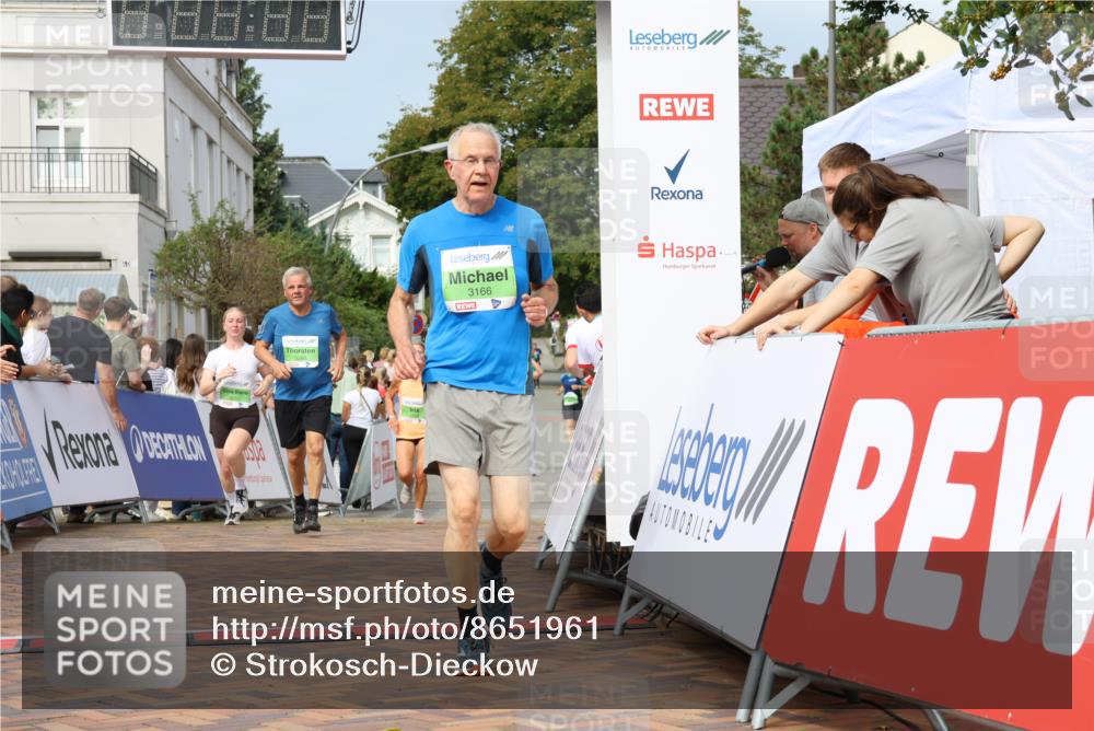 31.08.2025 - 21. Blankeneser Heldenlauf Strokosch-Dieckow http://msf.ph/oto/8651961 31.08.2025 11:11:54 Ziel 3374, 3166, 3102, 3250, 3288 meine-sportfotos.de