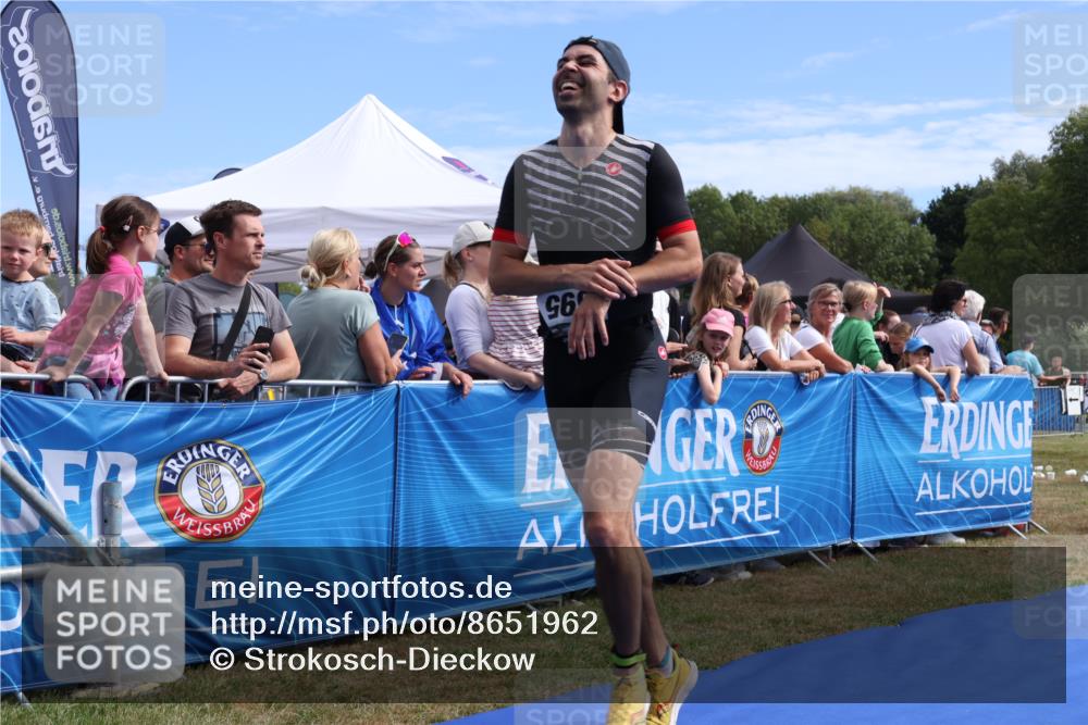31.08.2025 - Elbe Triathlon Hamburg Strokosch-Dieckow http://msf.ph/oto/8651962 31.08.2025 11:01:17 Ziel 294, 568, 595 meine-sportfotos.de