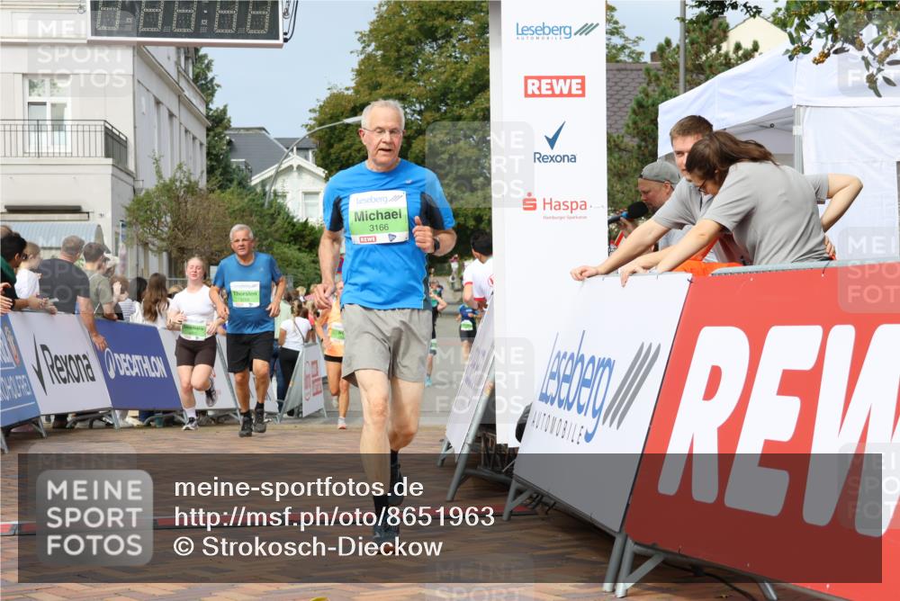 31.08.2025 - 21. Blankeneser Heldenlauf Strokosch-Dieckow http://msf.ph/oto/8651963 31.08.2025 11:11:54 Ziel 3374, 3166, 3102, 3250, 3288 meine-sportfotos.de