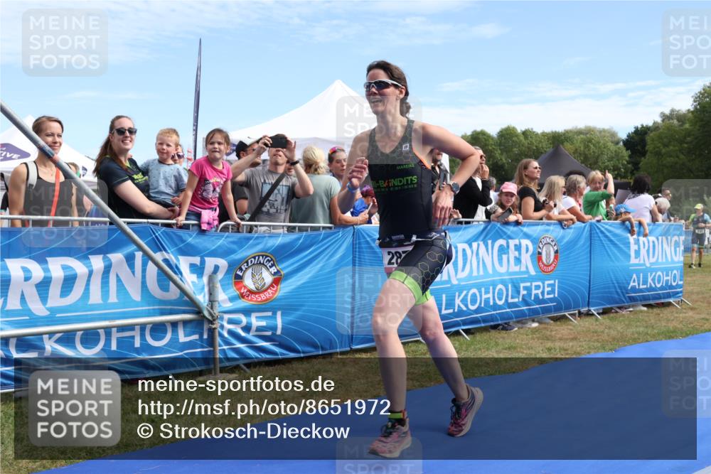 31.08.2025 - Elbe Triathlon Hamburg Strokosch-Dieckow http://msf.ph/oto/8651972 31.08.2025 11:01:45 Ziel 287 meine-sportfotos.de