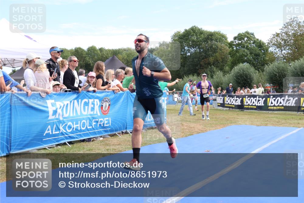 31.08.2025 - Elbe Triathlon Hamburg Strokosch-Dieckow http://msf.ph/oto/8651973 31.08.2025 11:02:01 Ziel 444, 526 meine-sportfotos.de