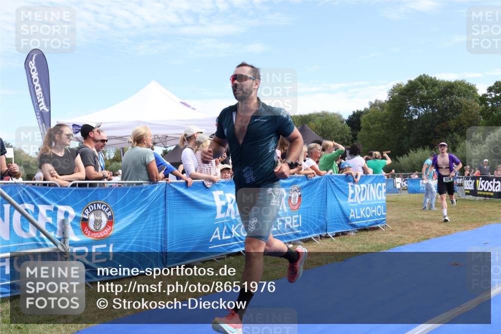 31.08.2025 - Elbe Triathlon Hamburg Strokosch-Dieckow http://msf.ph/oto/8651976 31.08.2025 11:02:02 Ziel 444, 526 meine-sportfotos.de