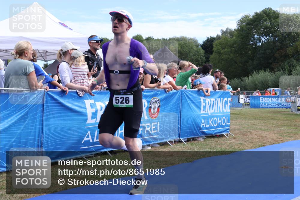 31.08.2025 - Elbe Triathlon Hamburg Strokosch-Dieckow http://msf.ph/oto/8651985 31.08.2025 11:02:04 Ziel 444, 526 meine-sportfotos.de