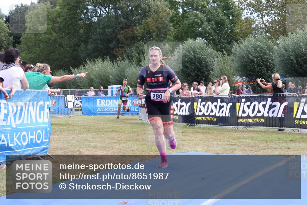 31.08.2025 - Elbe Triathlon Hamburg Strokosch-Dieckow http://msf.ph/oto/8651987 31.08.2025 11:02:17 Ziel 280, 527 meine-sportfotos.de